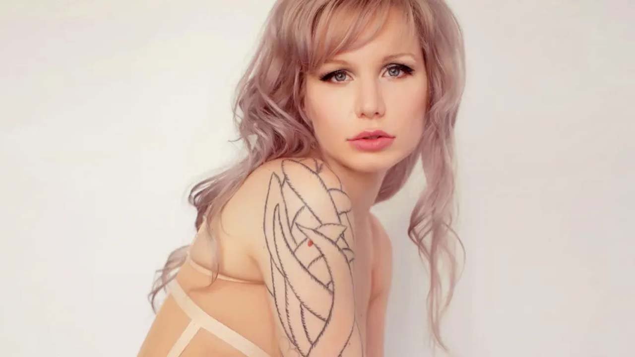 Growing Up as a Rock Star’s Daughter