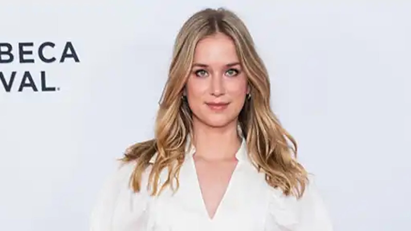 Nieku Manshadi and Elizabeth Lail's Wedding