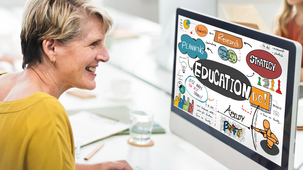 Online Quiz Maker For Students In Intensive Study Programs: Feedback To Highlight Key Concepts